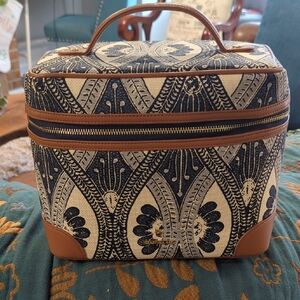 NWOT Spartina Large Toiletry Train Case
